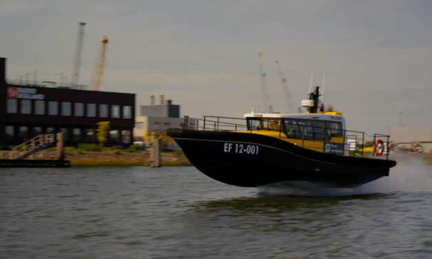 Rotterdam testet vollelektrisches Tragflügelboot