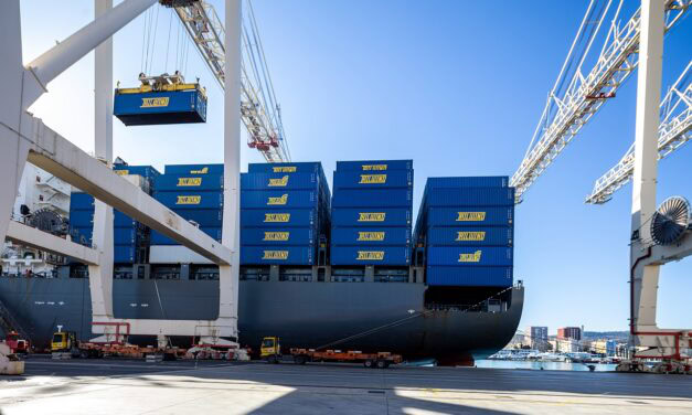 Tailwind baut innerasiatischen Service aus