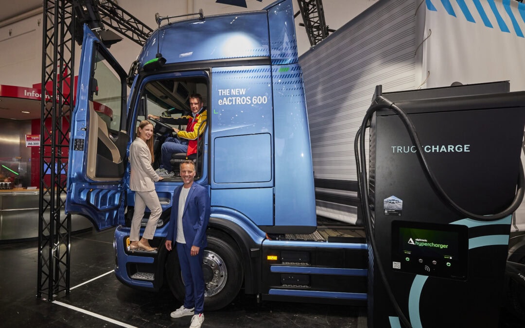 DHL mietet 30 eActros 600 von hylane & Daimler Truck