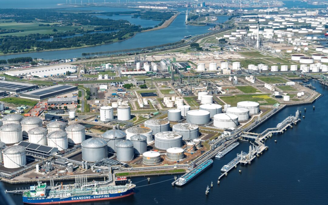 Hafen Rotterdam: Rückgang beim Umschlag, Druck auf Industrie