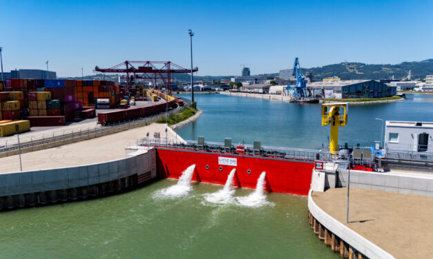 SAVE Port of Linz: Neuer Hochwasserschutz sichert Logistikdrehscheibe an der Donau