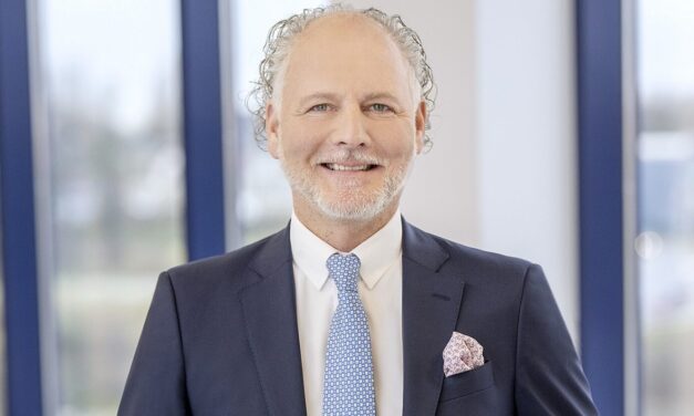 Lars Nennhaus bleibt Technikvorstand bei duisport