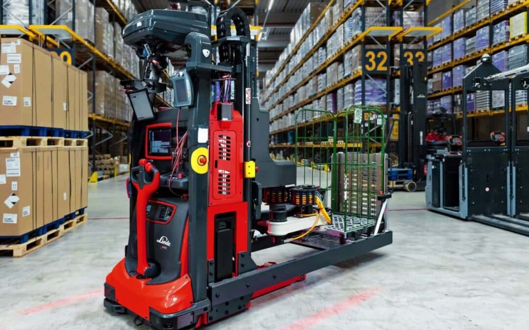 Rossmann und Linde MH präsentieren gemeinsam entwickelten RoCaP für automatisiertes Kommissionieren