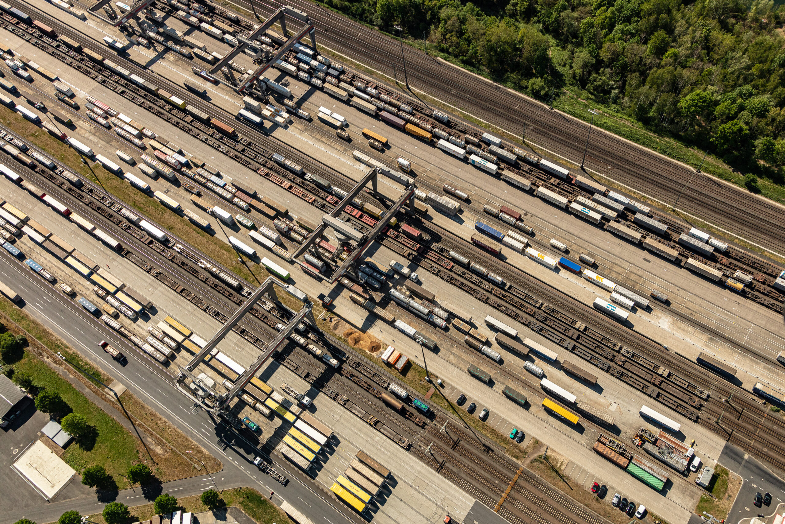 Der Bahnhof Köln Eifeltor in Köln ist ein Güterbahnhof an der Linken Rheinstrecke und umfasst Deutschlands größten Containerumschlagbahnhof für den kombinierten Frachtverkehr Schiene–Straße.
