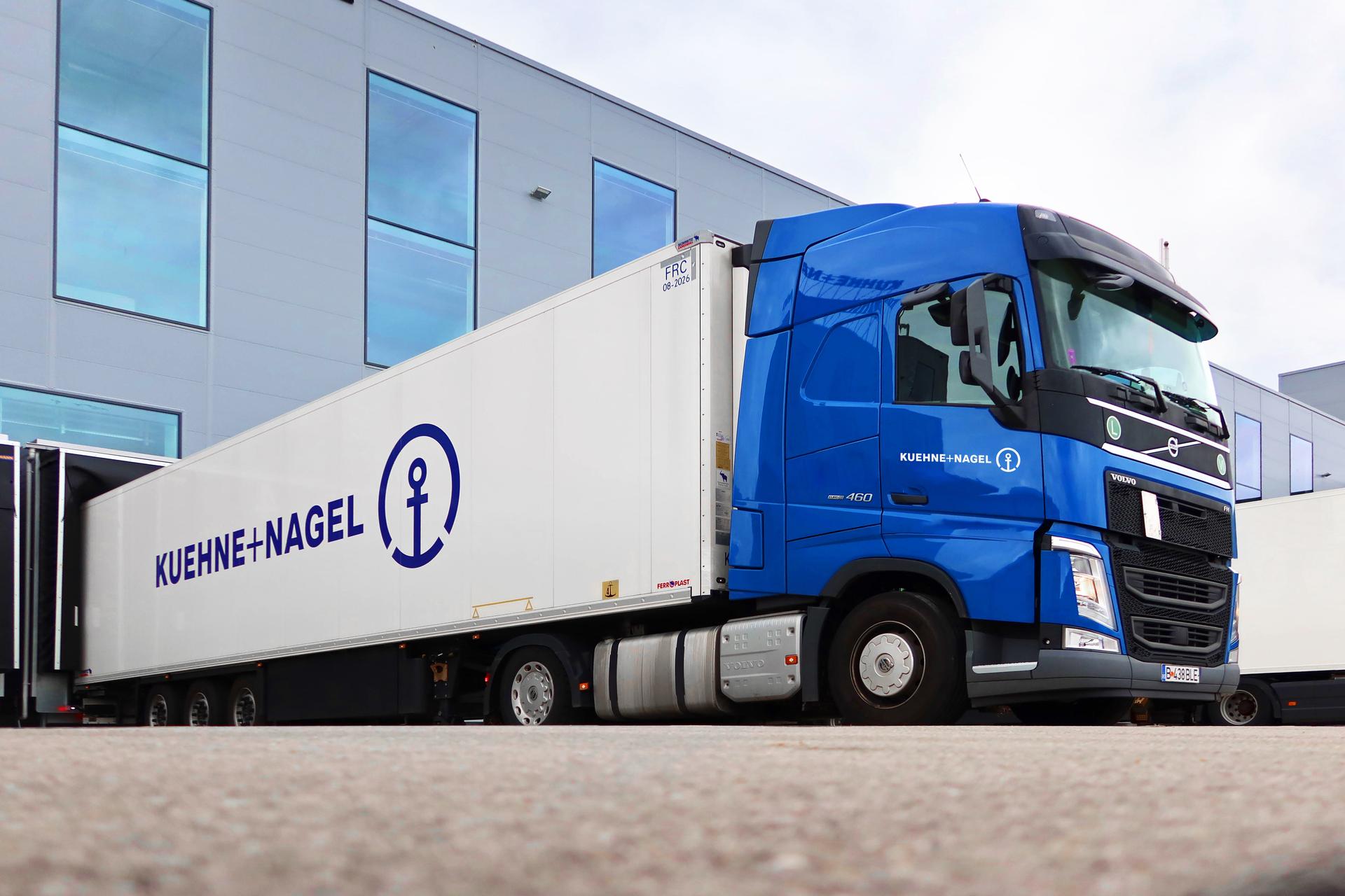 Kuehne_Nagel_white_truck-k1