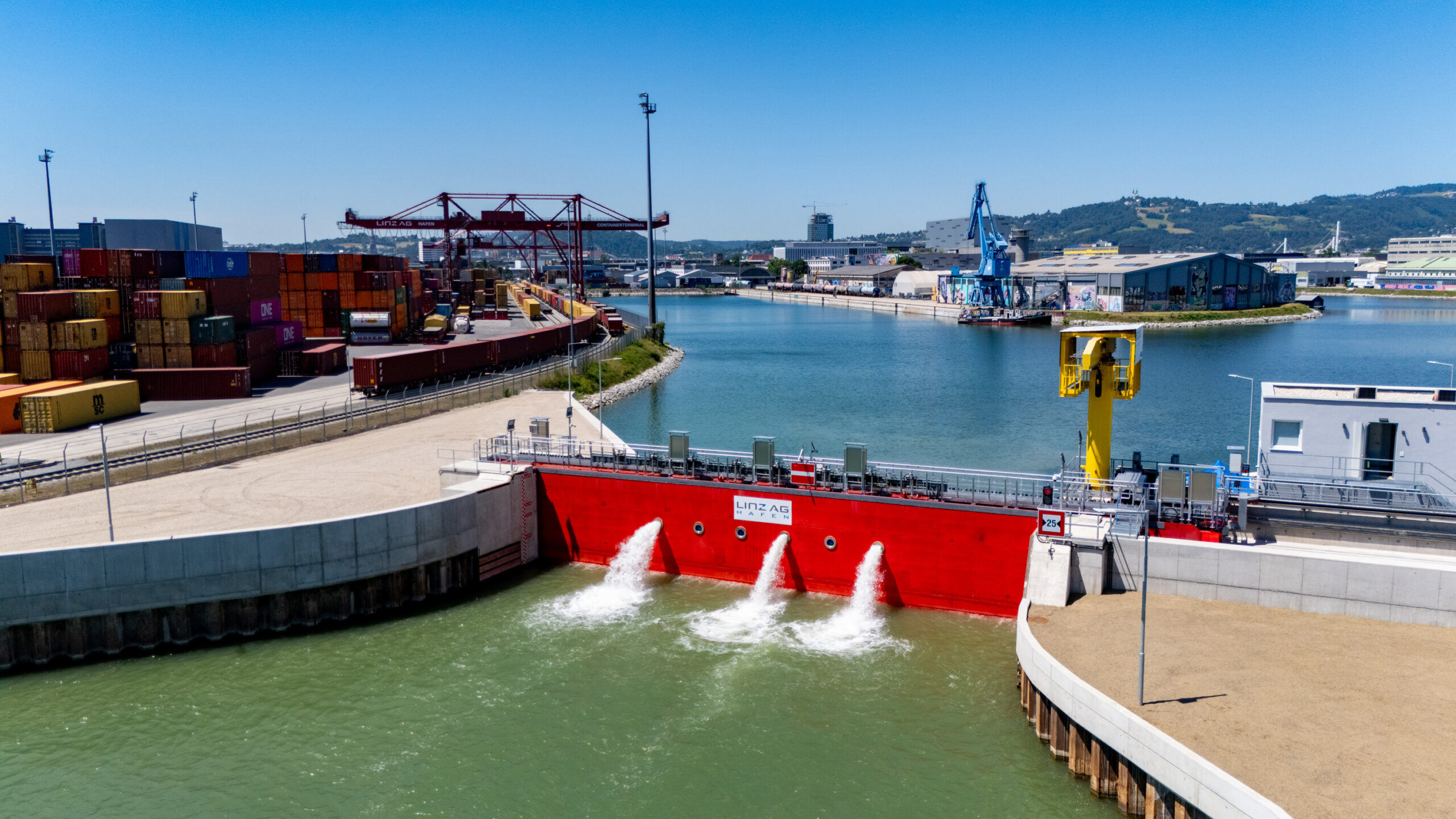 Eröffnung des Hochwasserschutzes Handelshafen Linz