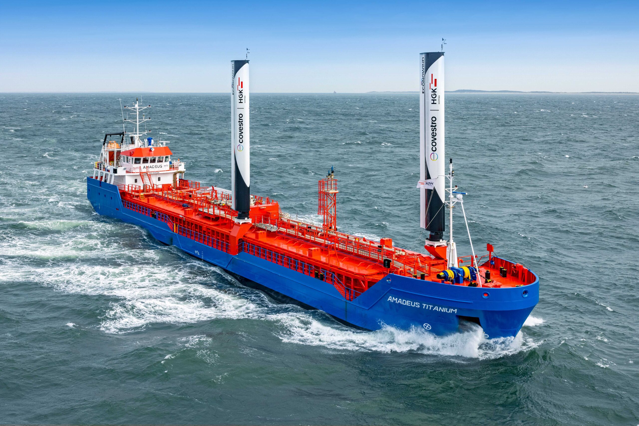 2026_04_08_PI_HGK_Shipping_Installation_VentoFoils (© HGK Shipping)