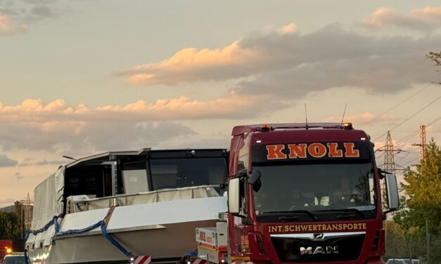 70-Tonnen-Schiff stellte Schwertransport vor Herausforderungen