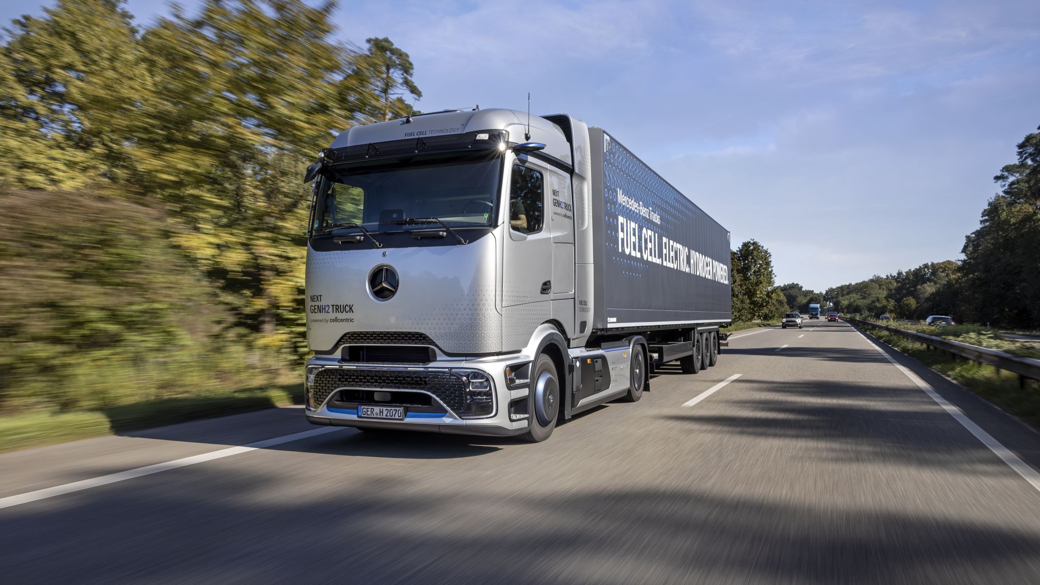 Daimler Truck stellt Mercedes-Benz NextGenH2 Truck vor: Brennstoffzellen-Lkw in Kleinserie für den Kundeneinsatz ab Ende 2026Daimler Truck presents Mercedes-Benz NextGenH2 Truck with small-series production planned from end of 2026