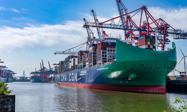 CMA CGM NOTRE DAME läuft Hamburg erstmals an