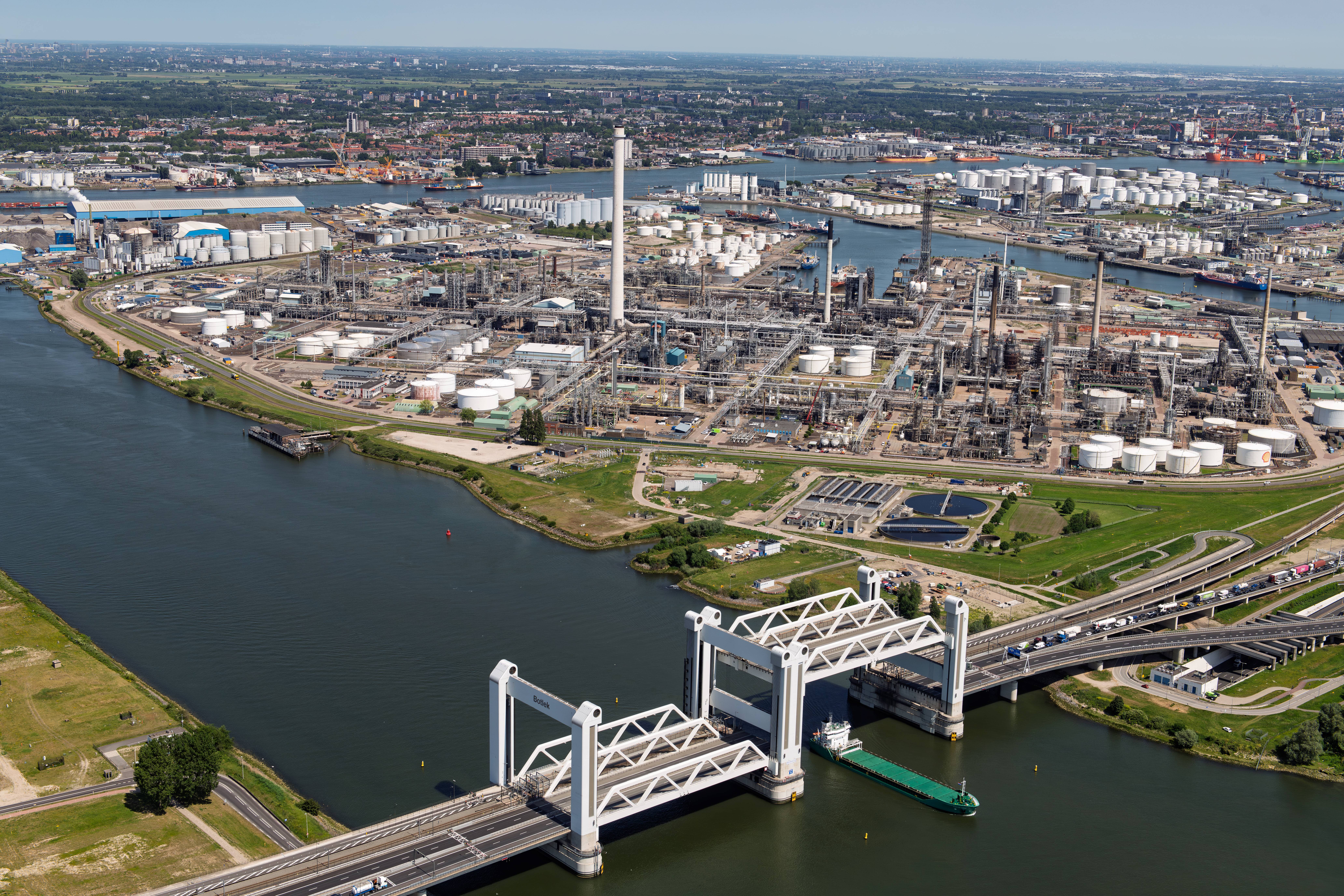 Hafen-Rotterdam-Umschlag-H2-2026