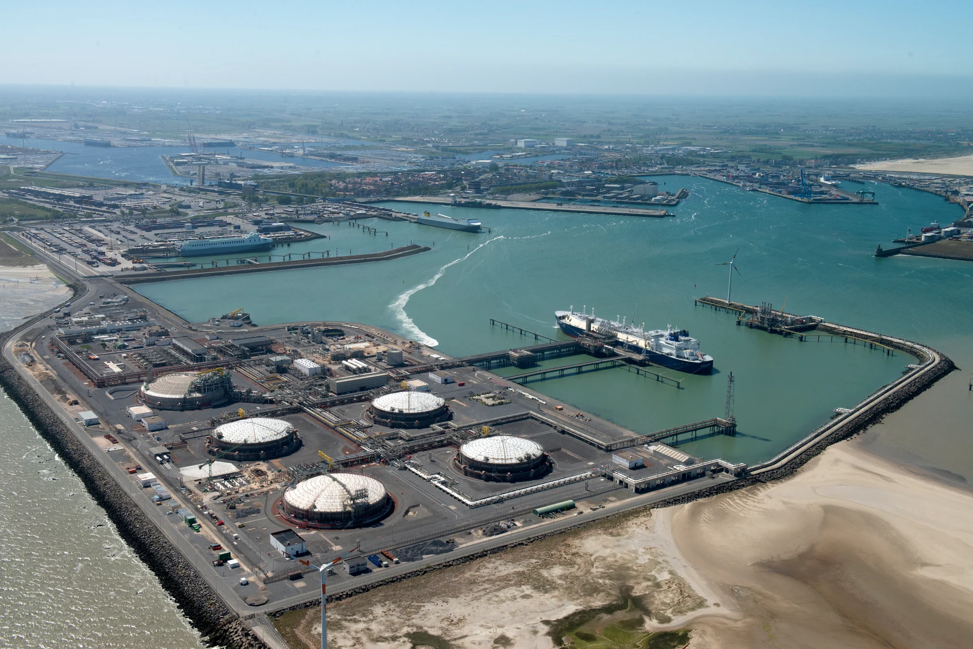 Medium-Fluxys_LNG terminal_2022