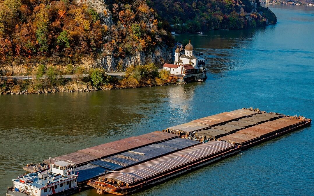 Schifffahrt wegen Niedrigwassers vor Kollaps