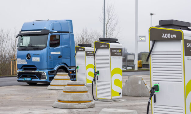 FRYTE und SMATRICS vernetzen E-Lkw-Ladepunkte