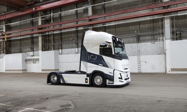 Volvo Trucks startet Jubiläumsedition zum 100er