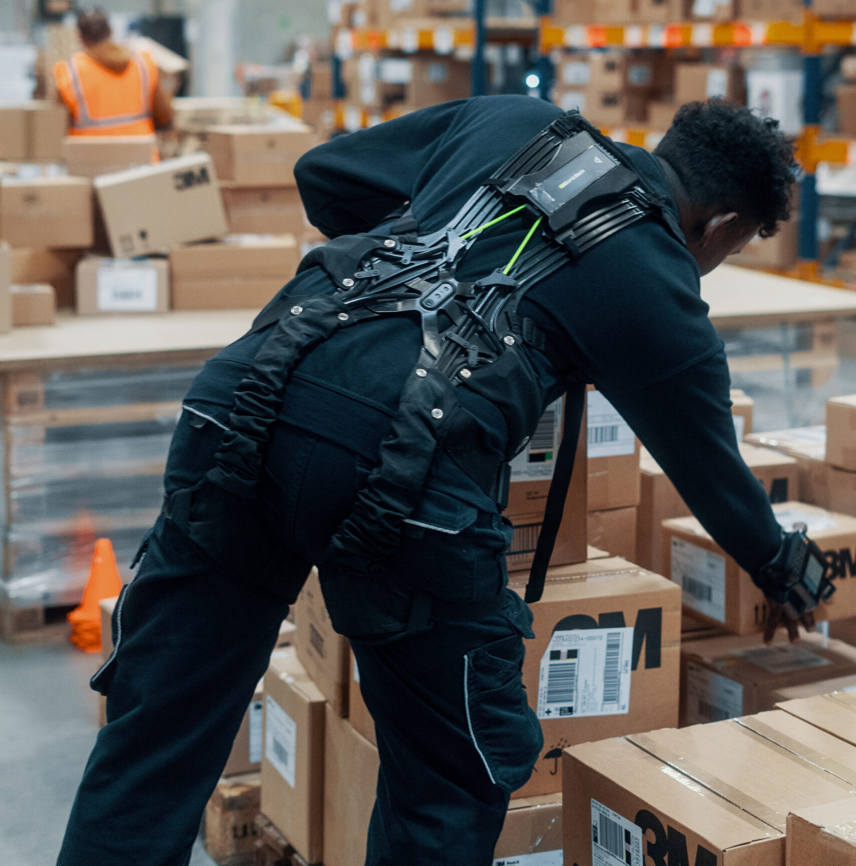 hTRIUS_Exoskelett_PM-Logistik_02