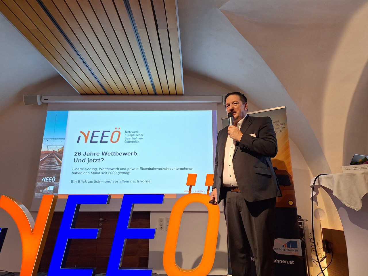 NEEÖ