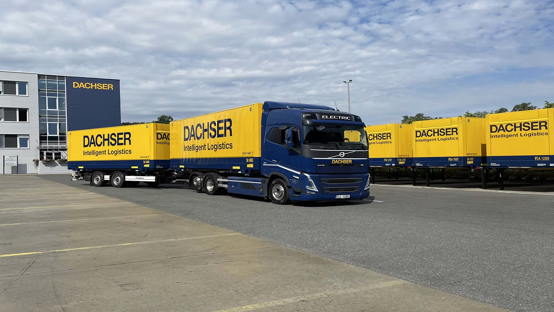 Dachser: Erster vollelektrischer Wechselbrückenzug im Fernverkehr