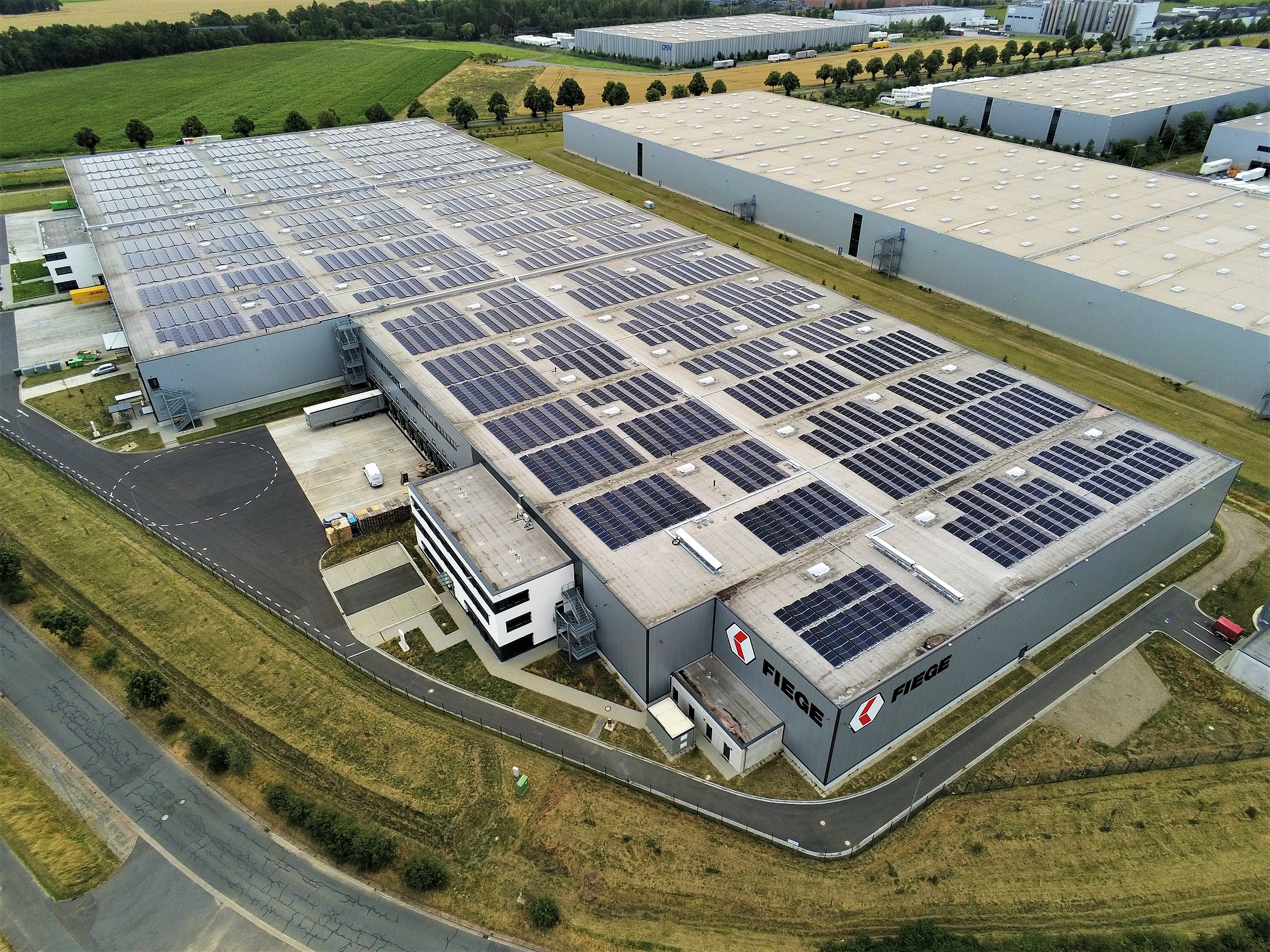 Fiege installiert mehr als 8.000 Solarmodule in Peine