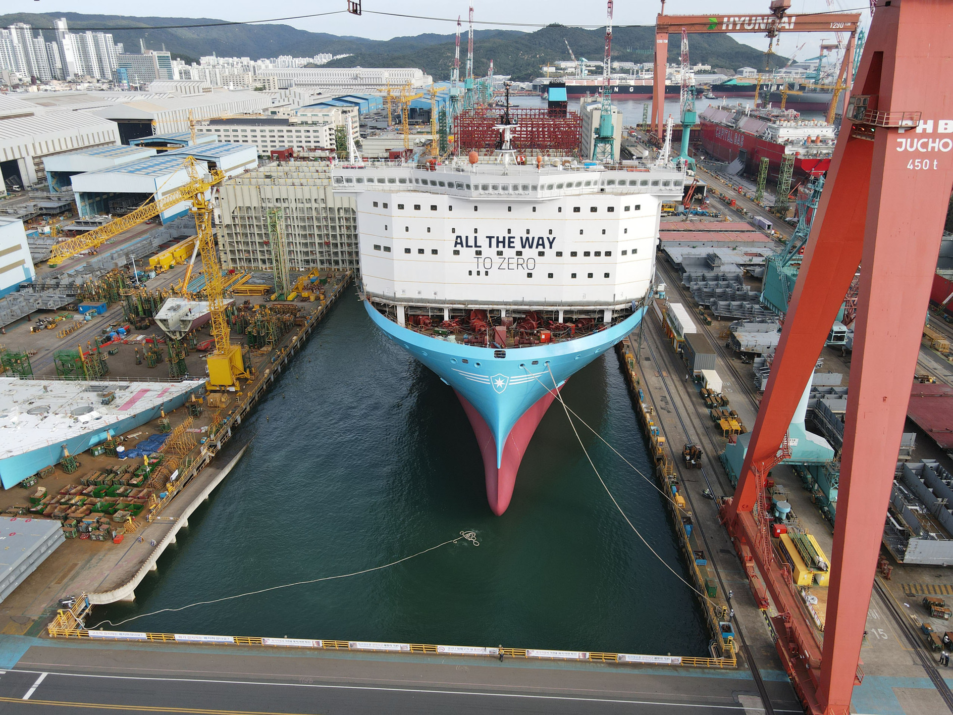 Maersk setzt erstes großes methanolfähiges Schiff ein