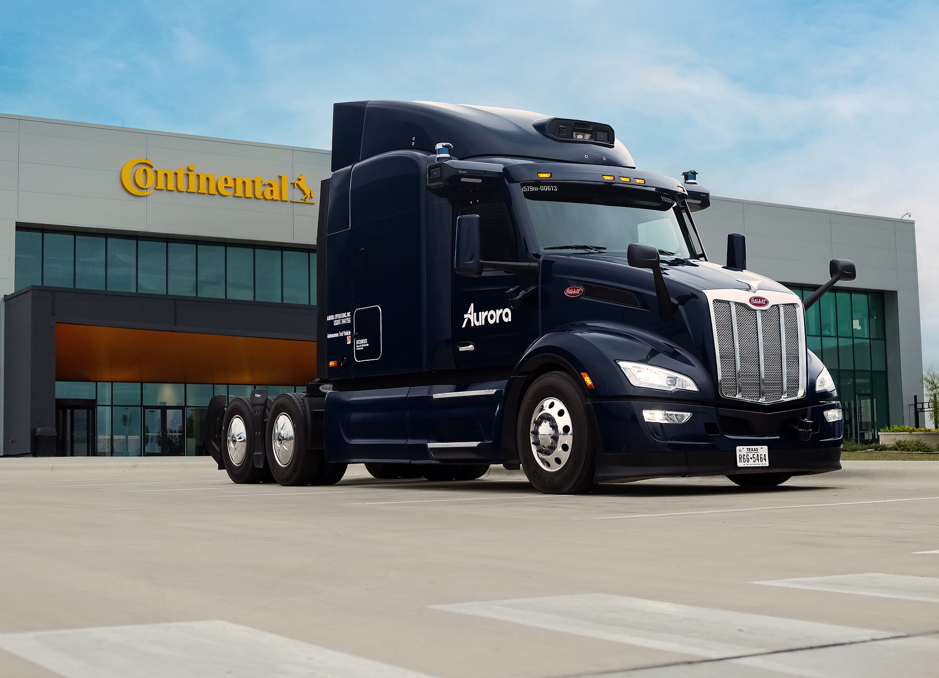 Weltweit erstes skalierbares autonomes Lkw-System