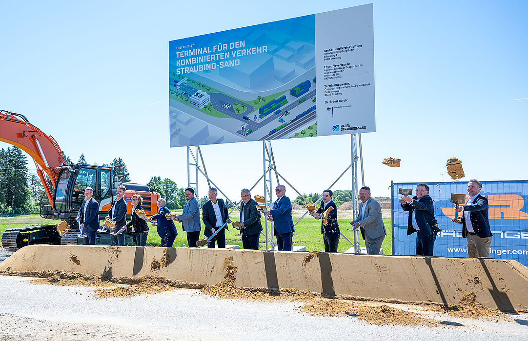 Spatenstich für KV-Terminal im Hafen Straubing-Sand