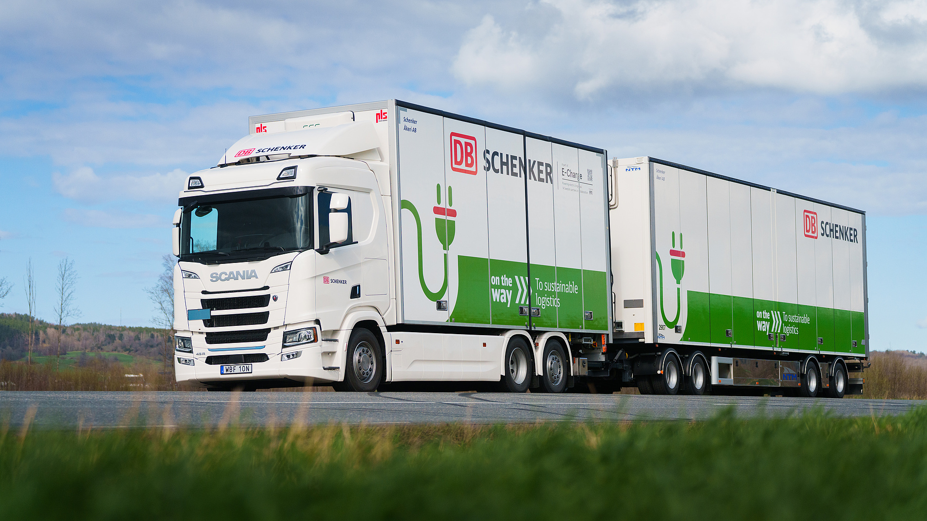 DB Schenker testet E-Lkw R450e von Scania im Fernverkehr