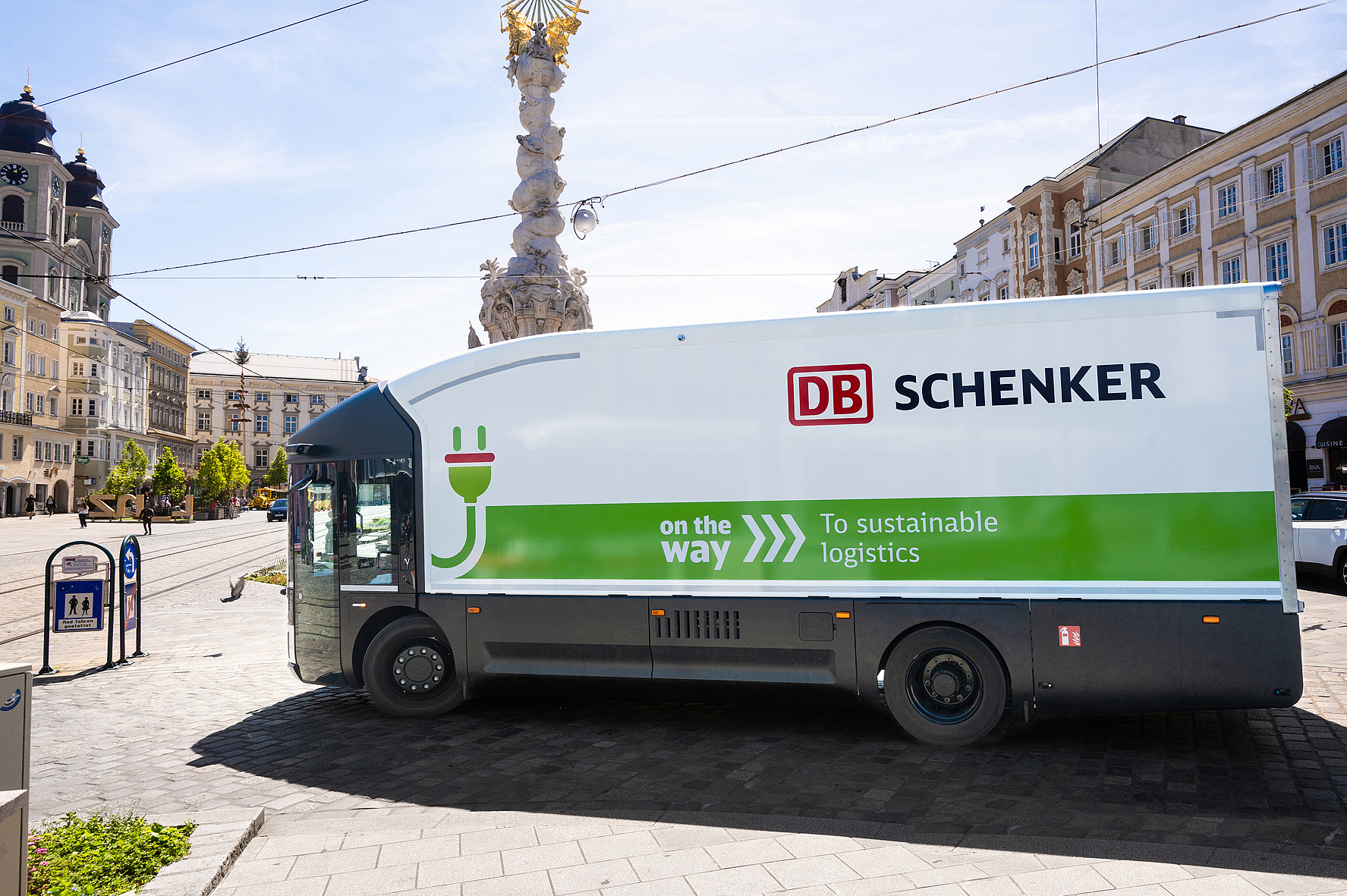 DB Schenker bringt ersten Volta Truck auf Österreichs Straßen