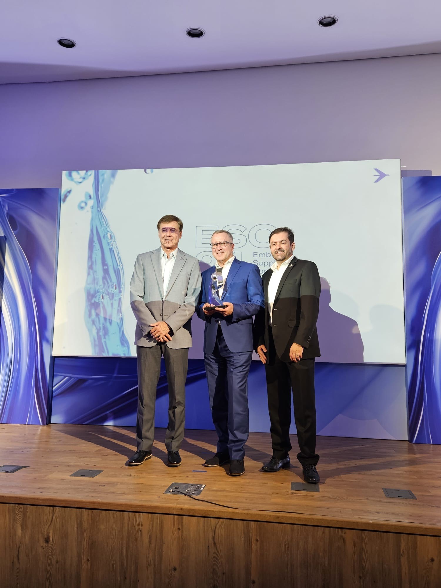 FACC festigt Partnerschaft mit Embraer und erhält Best Supplier Award