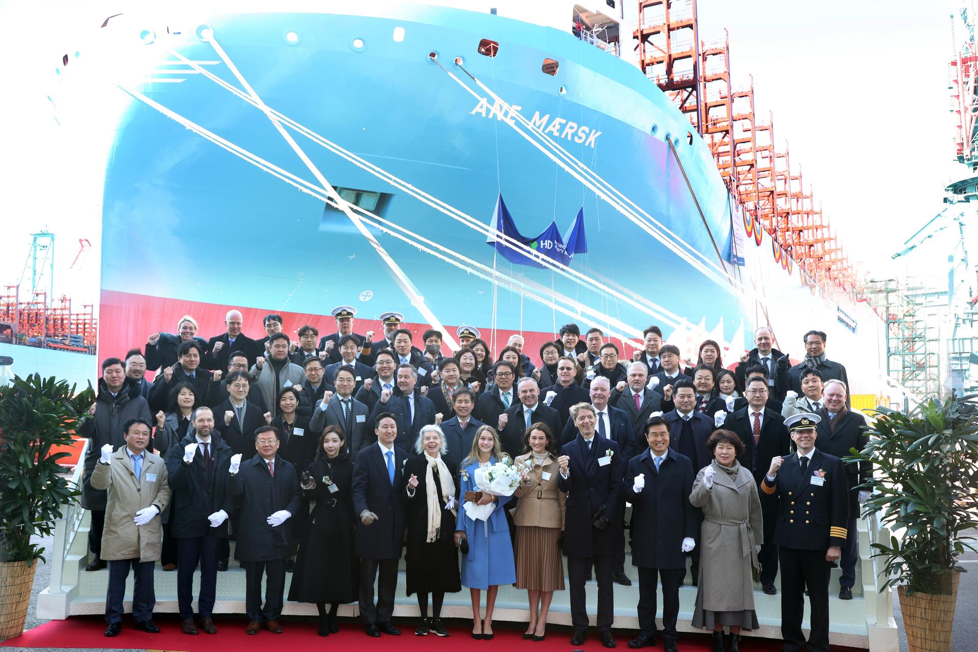 Maersk tauft sein erstes methanolfähiges Schiff