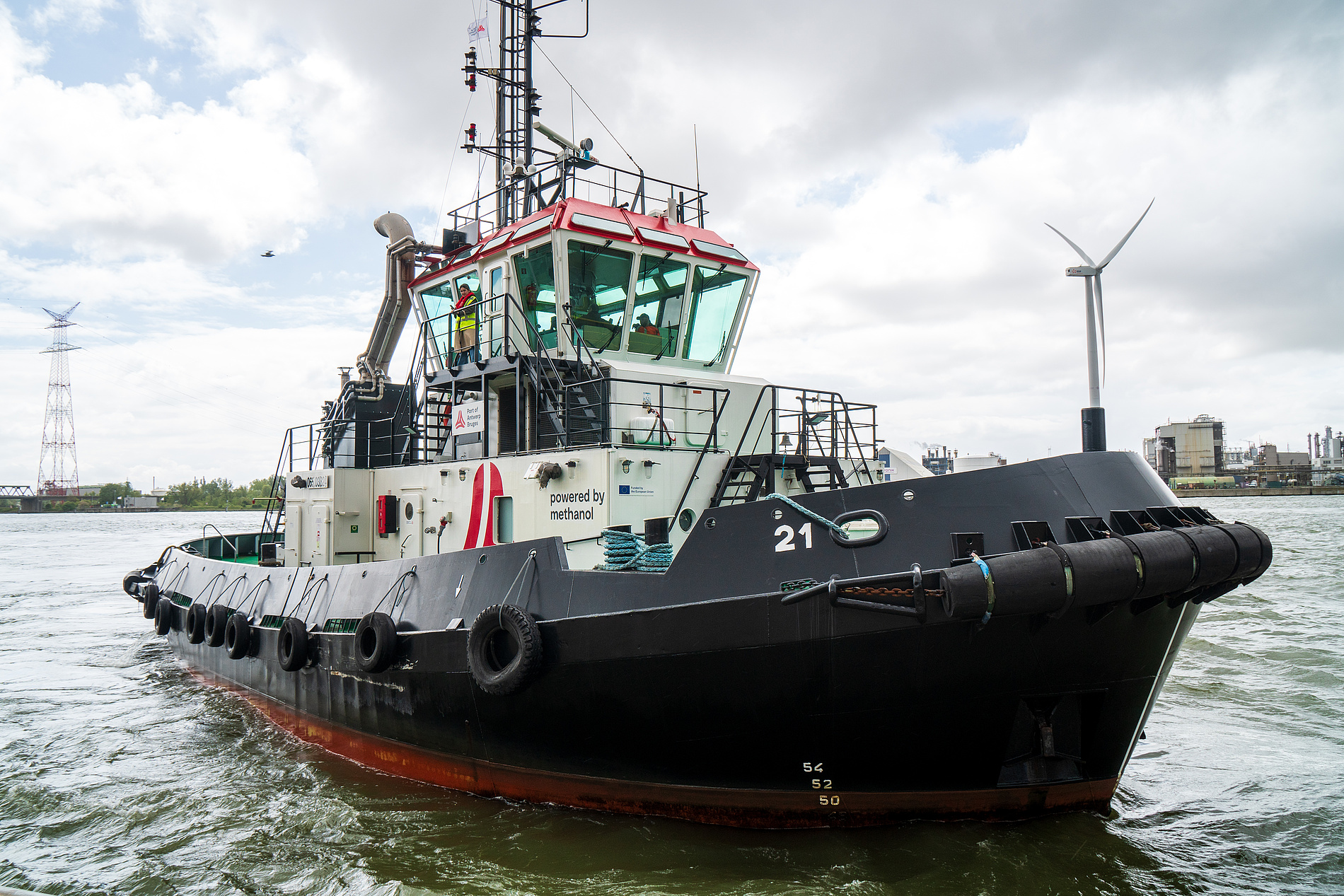 Im Port of Antwerp-Bruges fährt der erste Methanol-Schlepper