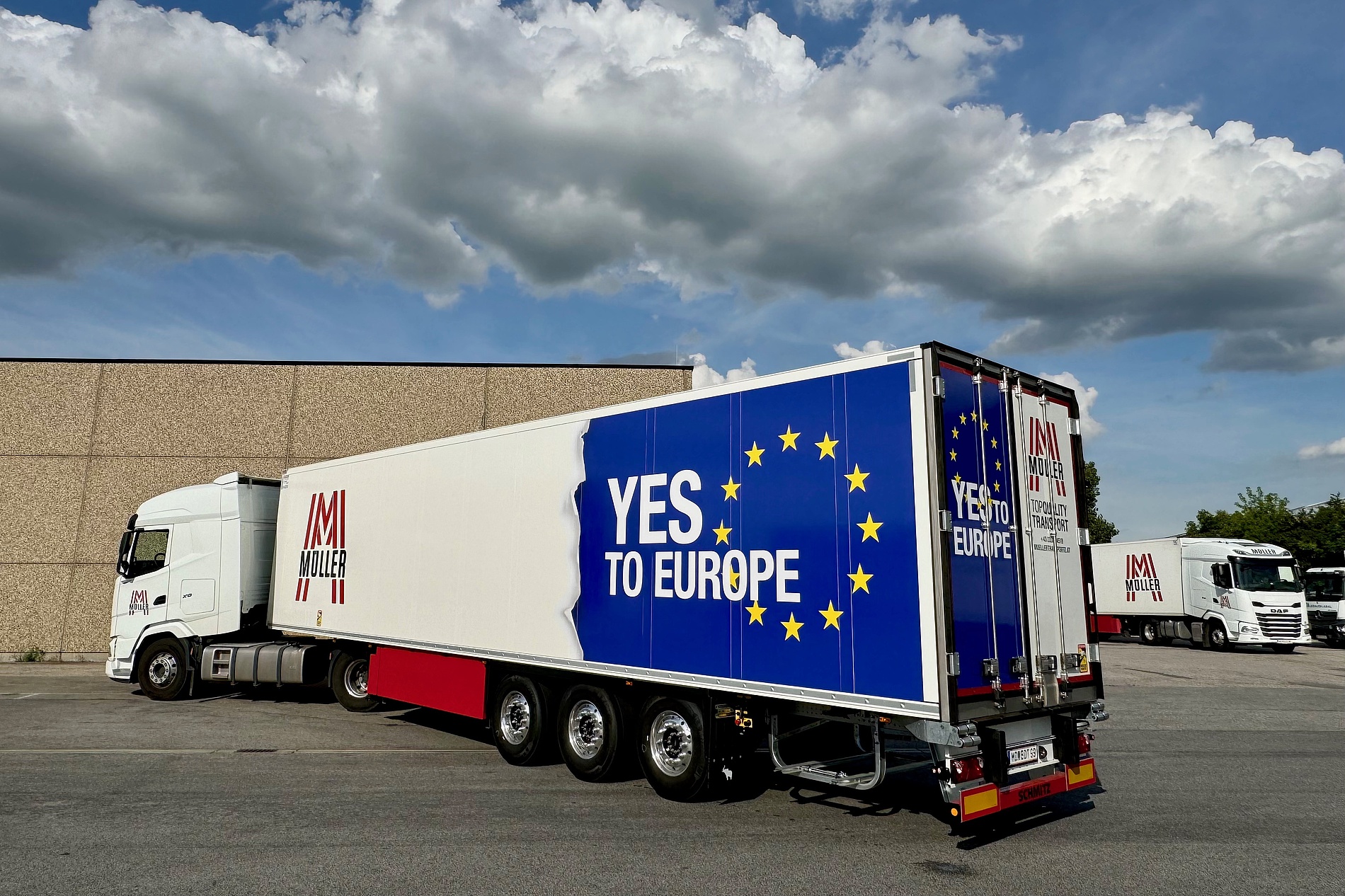 Müller Transporte zeigt Flagge für Europa-Wahl