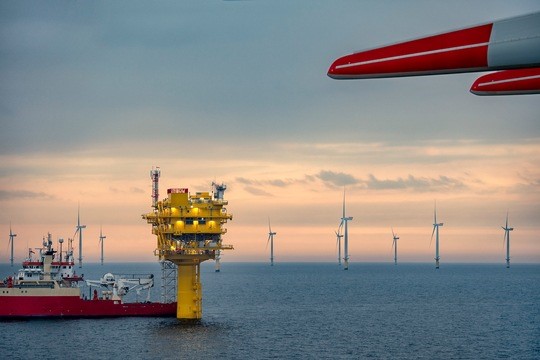 DHL sichert sich Grünstrom aus Offshore-Windpark von RWE
